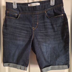 Levi's---Women's Signature by Levi Strauss & Co Pull on Bermuda Shorts Size 14